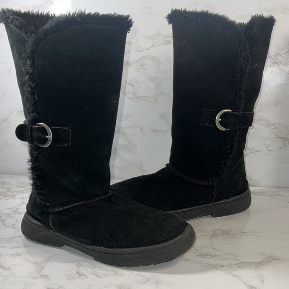 Cool Comfy Buckle Boots. Suede Leather Upper w/ faux furry liner by Melrose Ave - Picture 4 of 15